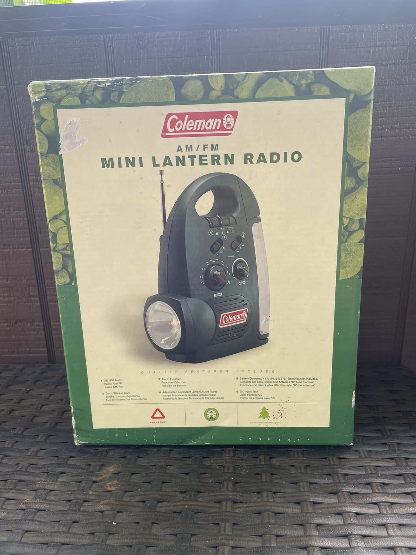 New Coleman AM/FM Mini Lantern Radio Model #841.326 Alarm Light Battery New In Box
