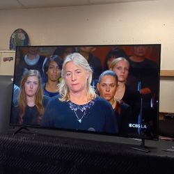 70 Inch Vizio Smart Beautiful Tv Comes With Remote Control Shows Great Picture Works Perfect Guaranteed 