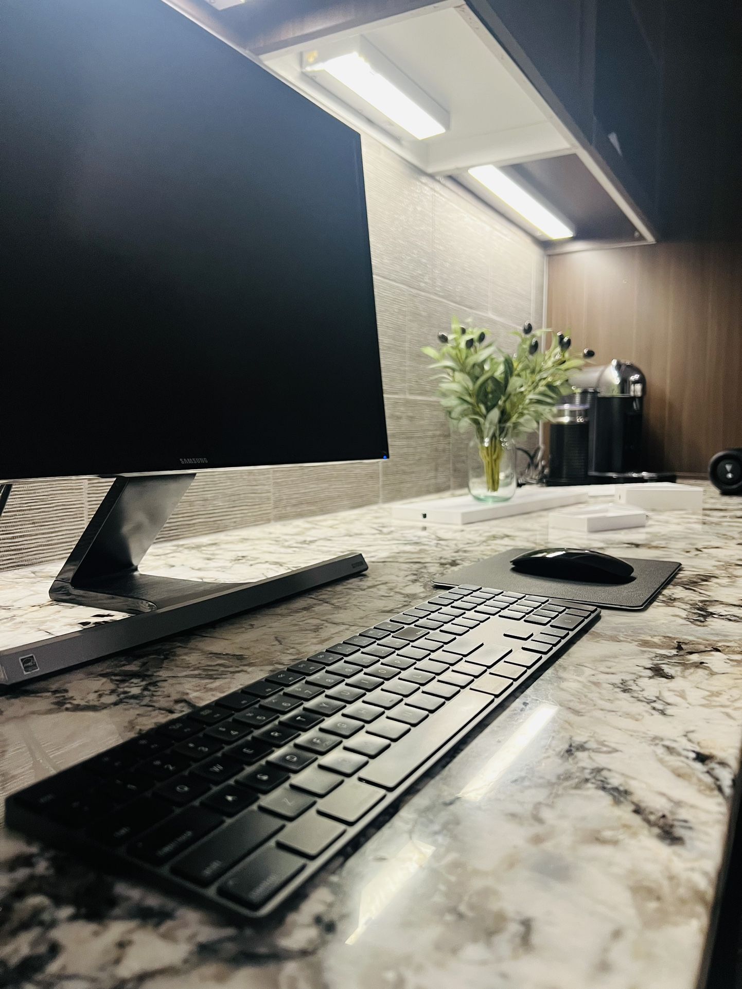 Apple Magic Mouse, and Magic Keyboard