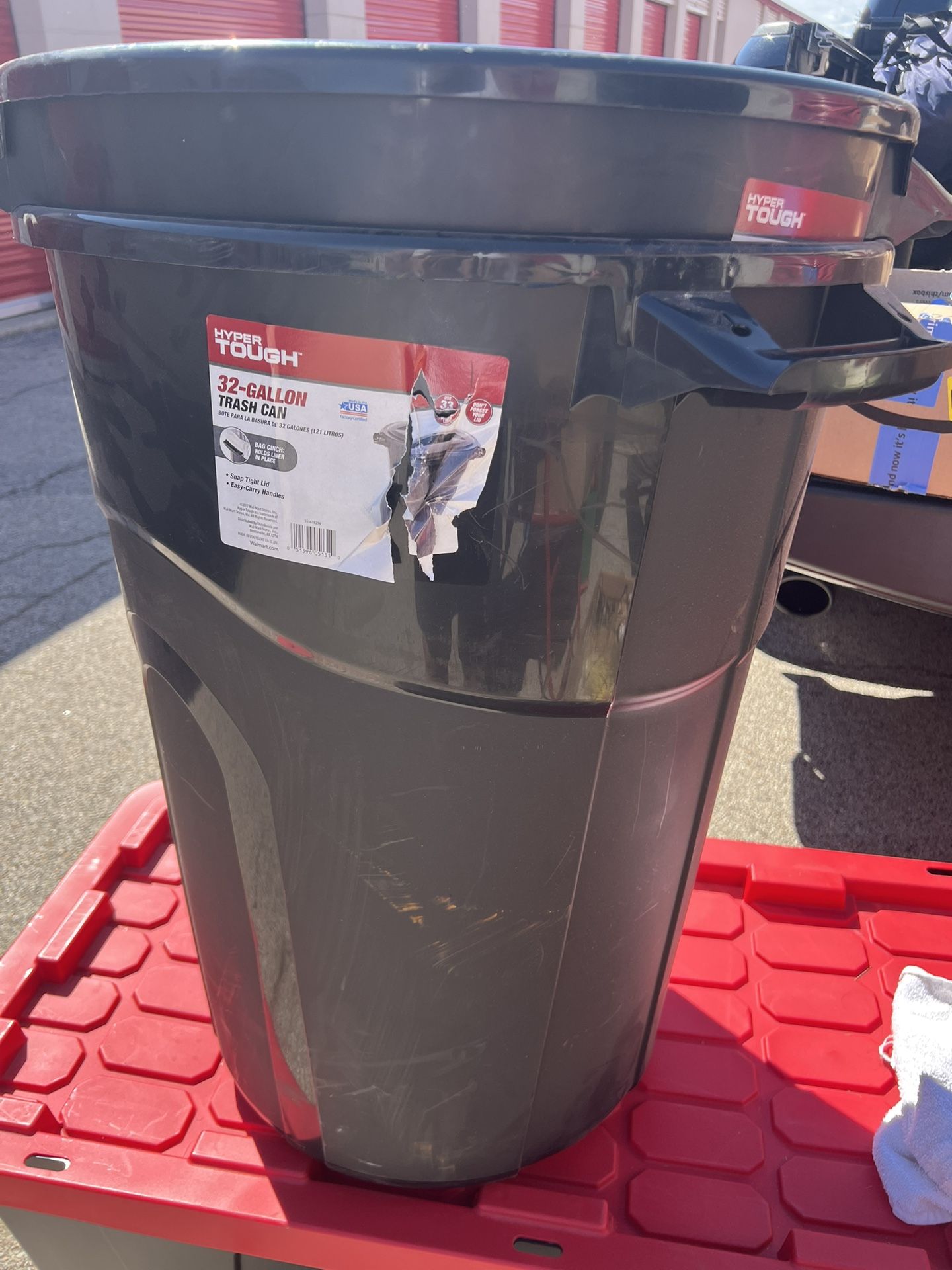 2 Garbage cans brand new never used with lids