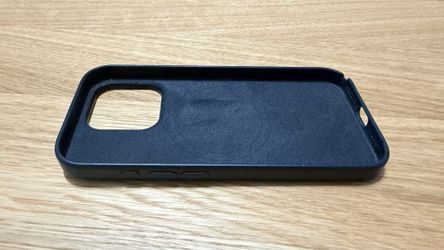 Apple iPhone 16 Pro Silicone Case with MagSafe & Camera Control – Blue – Genuine Apple