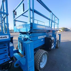 2014 Genie GS-4390 RT Scissor Lift #10250397