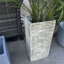brand new patio ceramic pot in box