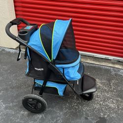 a Gen7Pets G7 Jogger Pet Stroller in Trailblazer Blue.