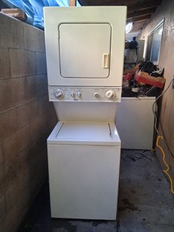 Washer & Dryer/Lavadora y Secadora