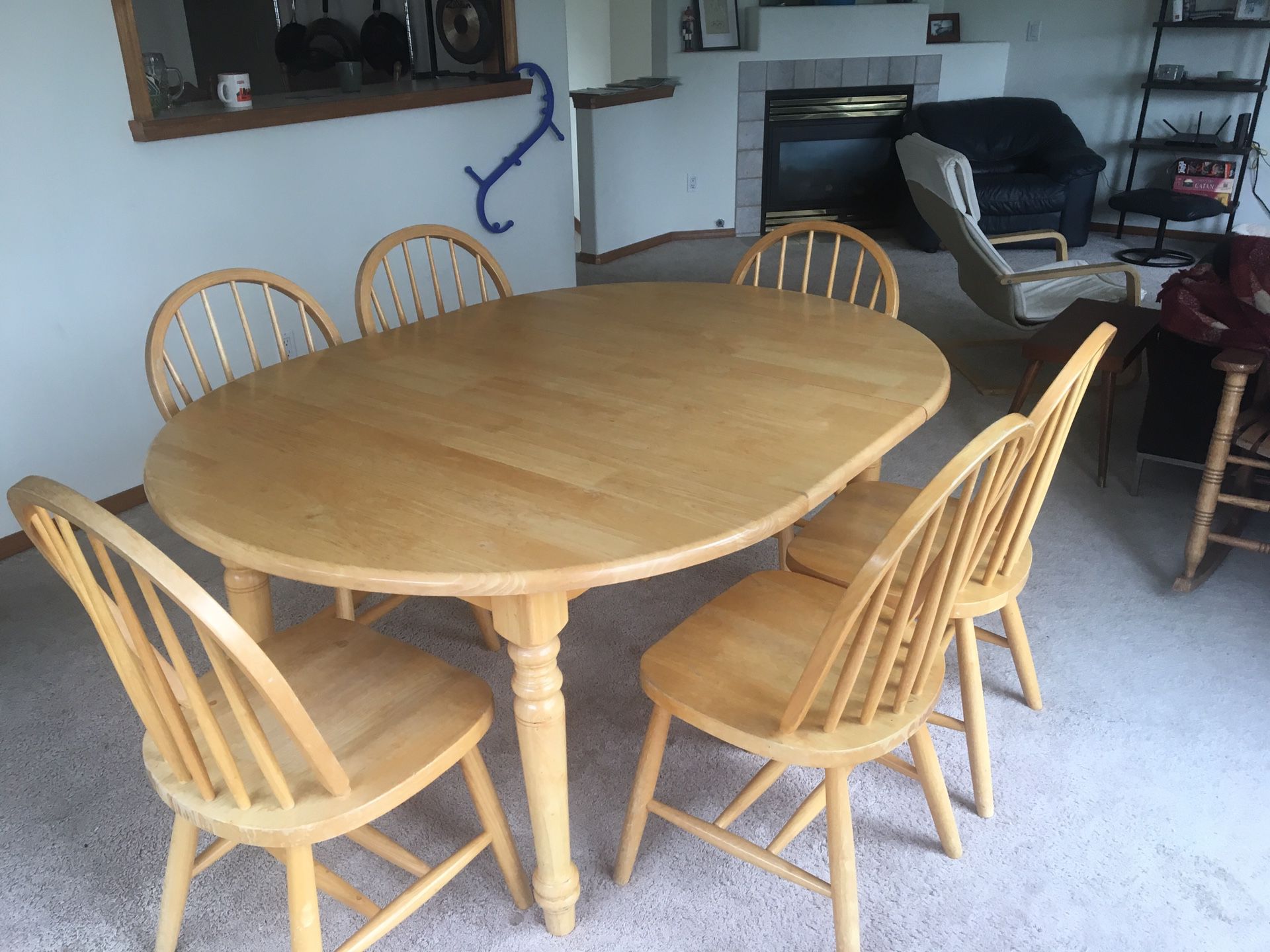 Kitchen/Dining Room Table + Chairs