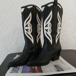 Women Black Boots 