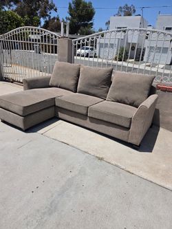 Sectional 2 piece couch