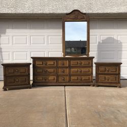 Vintage Bassett Pecan Bedroom Set for Sale in Henderson, NV - OfferUp Vintage Bassett Pecan Bedroom Set for Sale in Henderson, NV - OfferUp