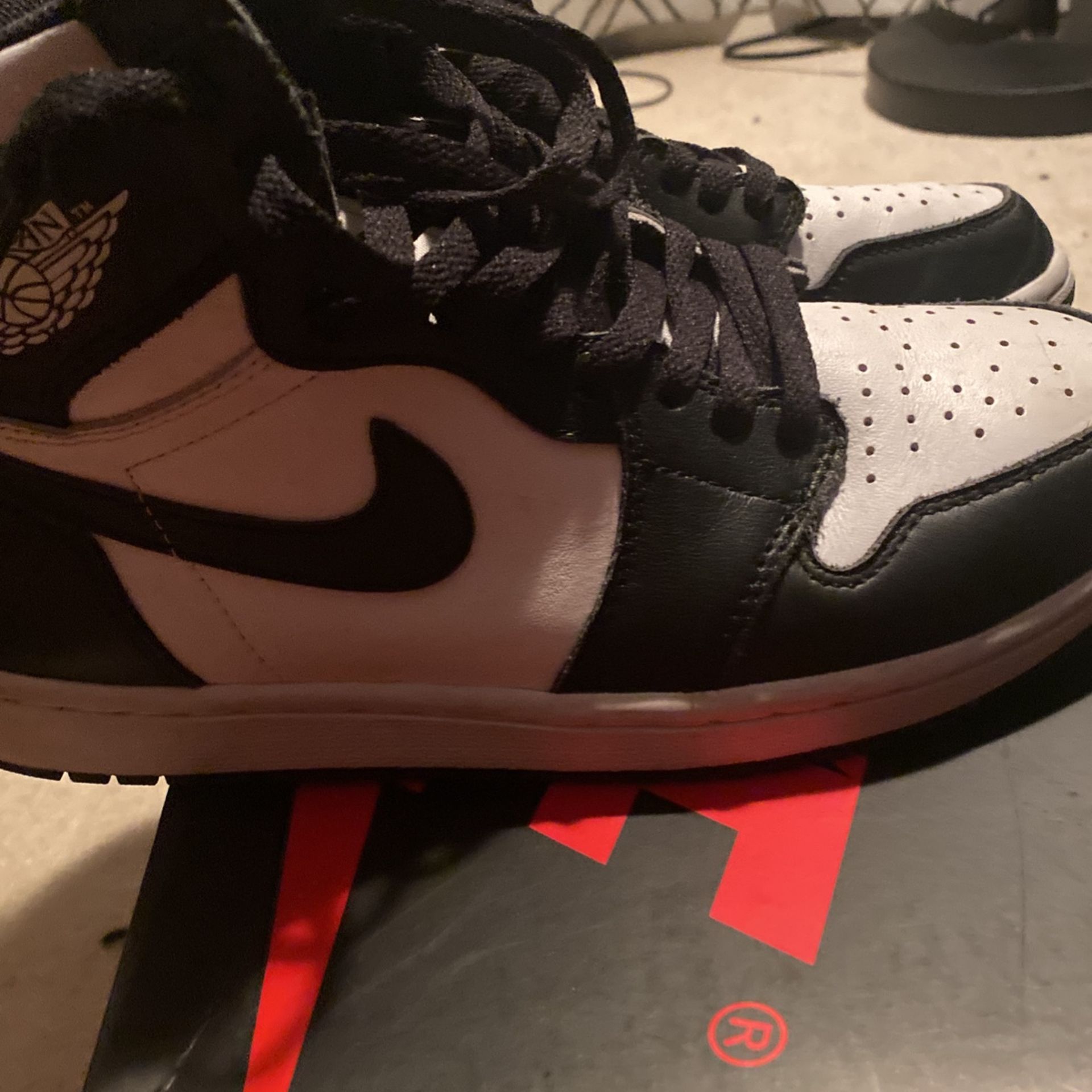 Black White jordan 1s