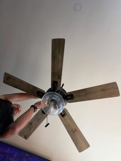 🌾 52” Farmhouse Ceiling Fan with Light – Great Condition