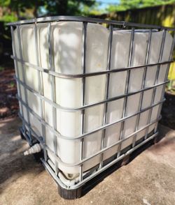 LARGE WATER TANK 330 GALLON/ TANQUE DE AGUA DE 330 GALONES