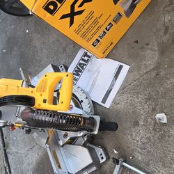 Meter saw  dewalt