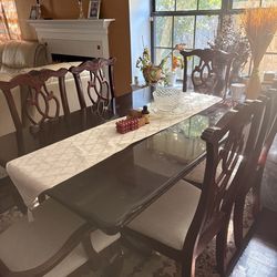 Dining Room table with leaves