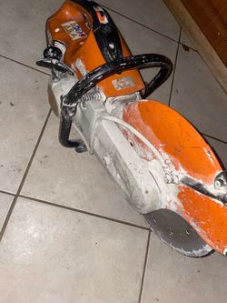 Concrete saw