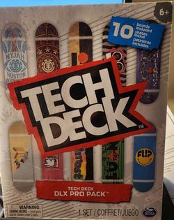 TECH DECK. DLX PRO 10 PACK OF COLLECTIBLE FINGERBOARDS