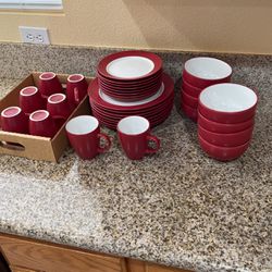 Pfaltzgraff Harmony Red Dinnerware Set 👀