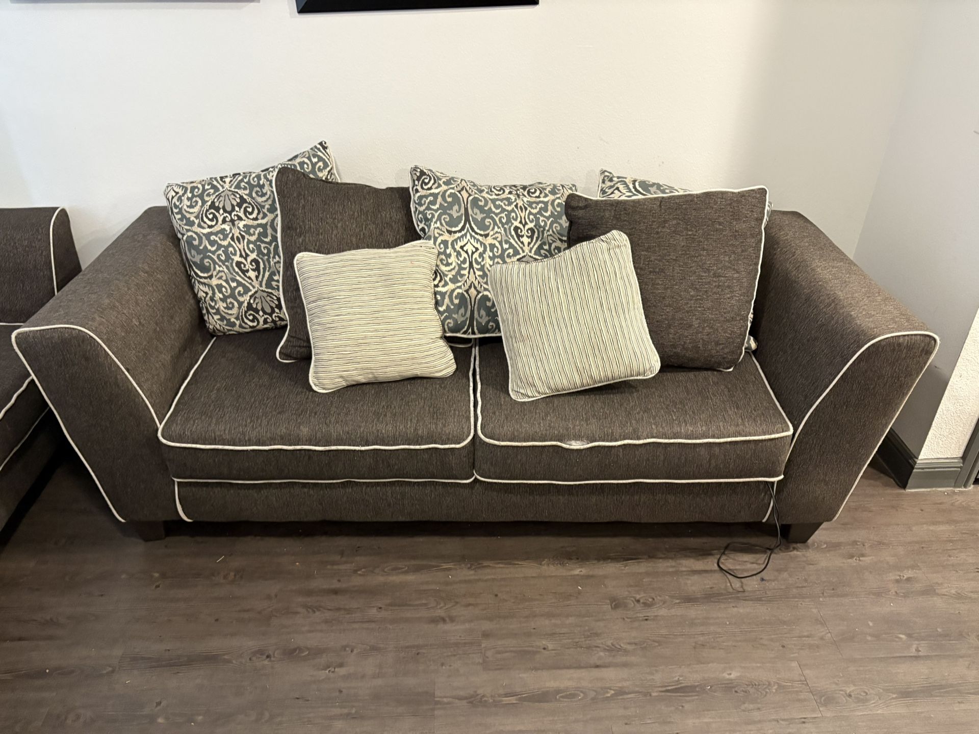 Couch/loveseat