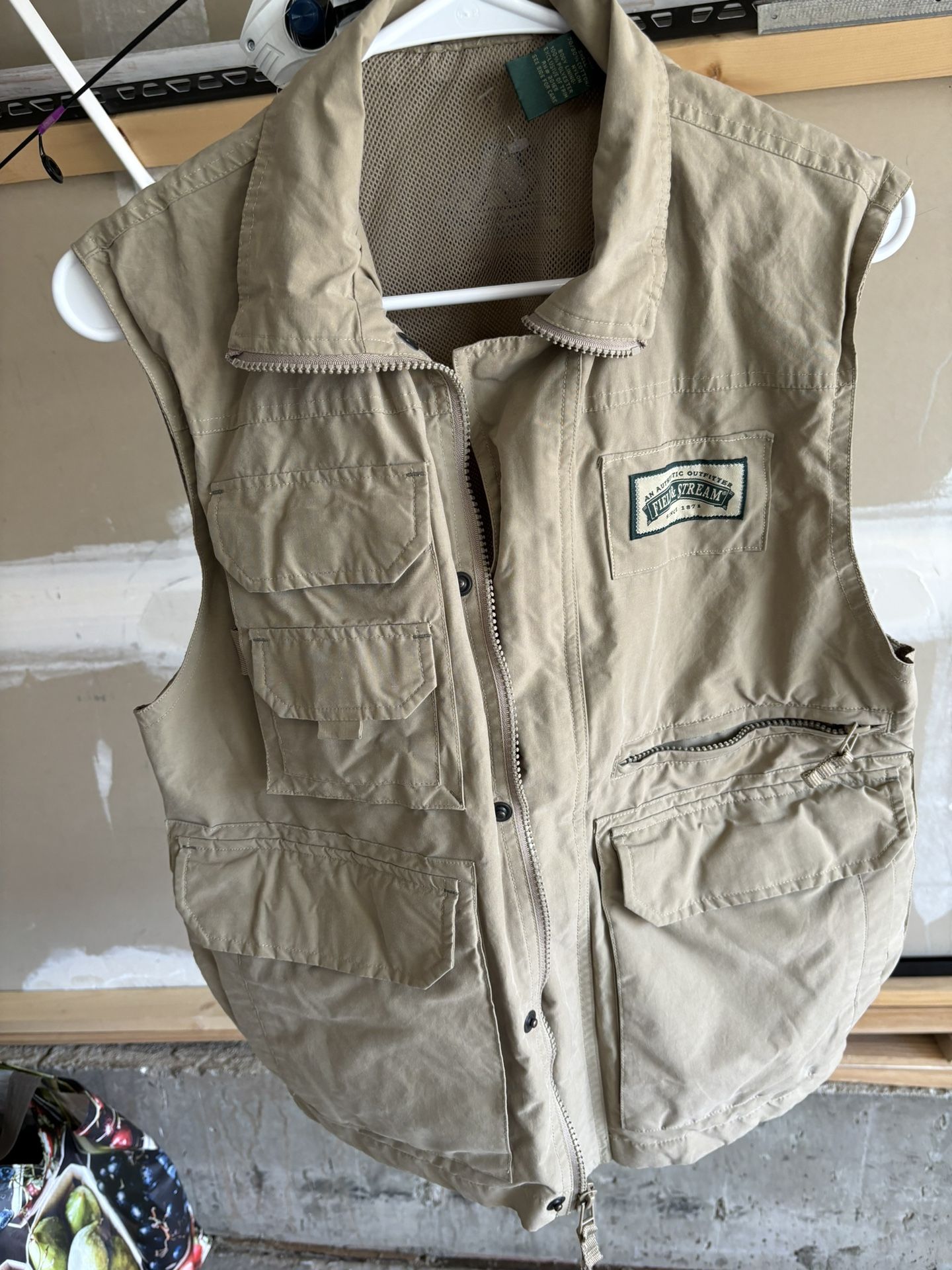 Field And Stream Fishing Vest (small) And Watership trading Sun Hat