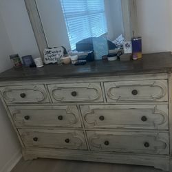 DRESSER WITH MIRROR FOR SALE 