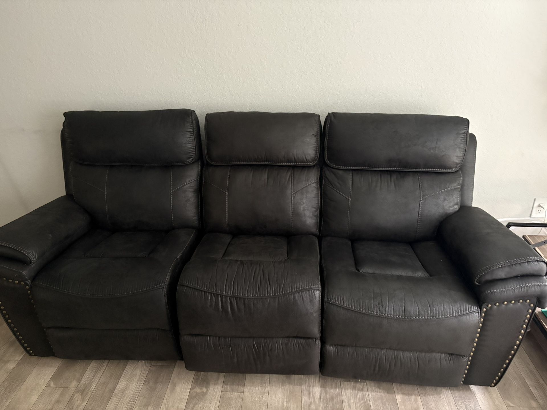 Smoke And Pet Free Home Couch And Loveseat Set