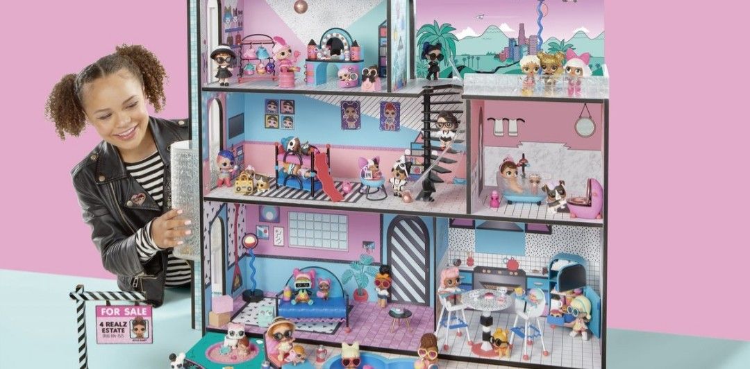 LOL Doll House with dolls and accessories