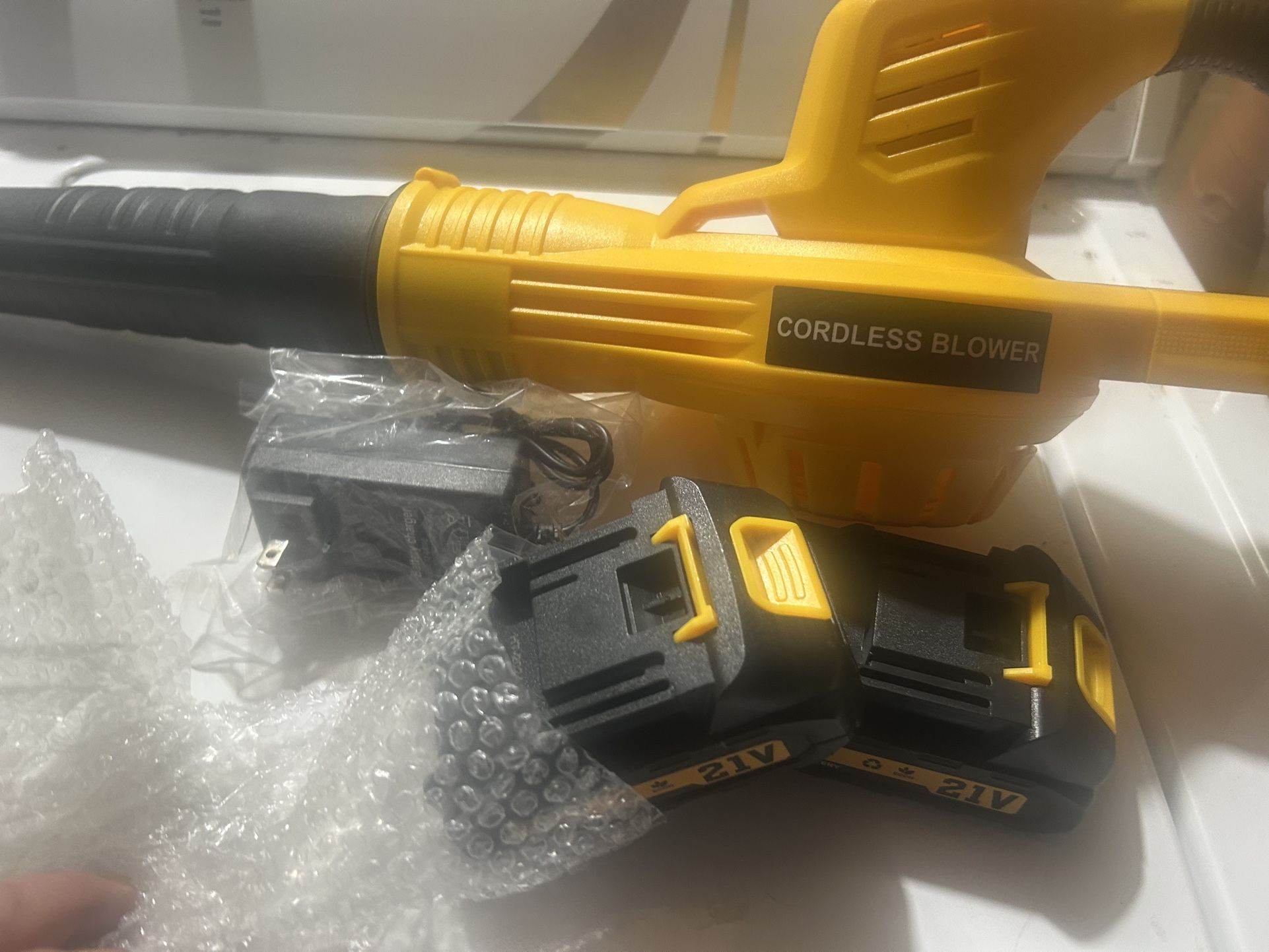 New blower air comes with two batteries and charger