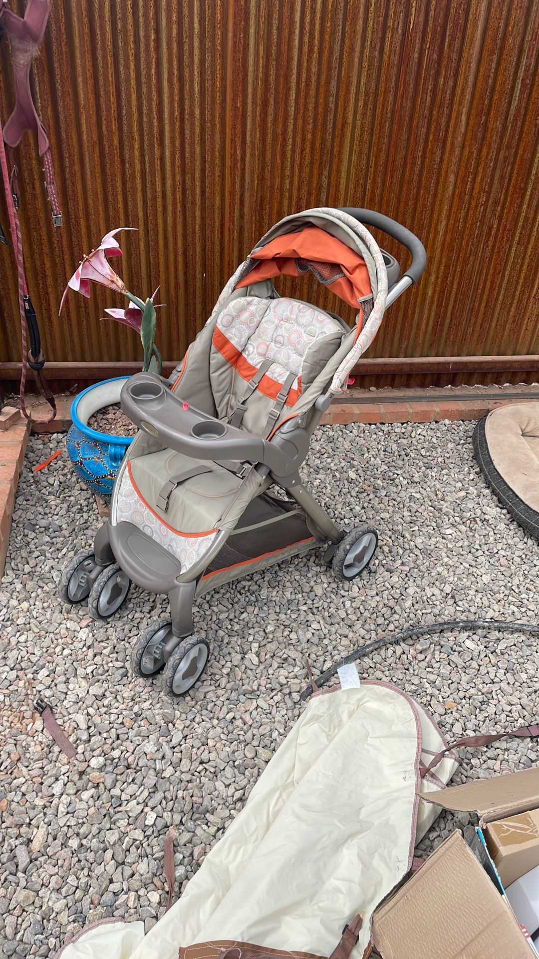 Stroller, Clean