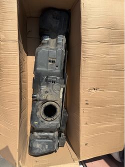 Stock 2016 Chevrolet 2500HD diesel tank