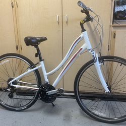 LIKE NEW Women s Giant Cypress Hybrid fits 4 10 to 5 4 for Sale in Marana AZ OfferUp