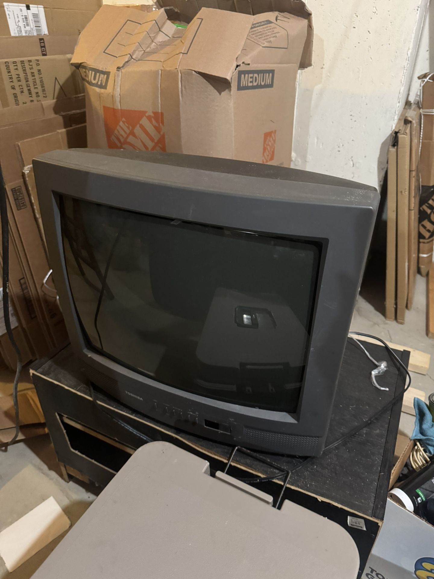 Free 2 Classic CRT Toshiba Television