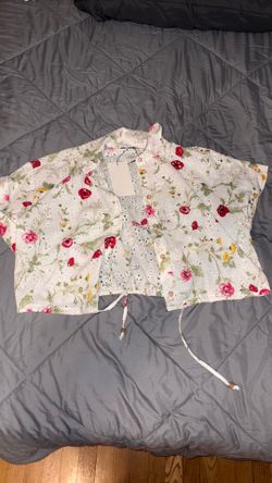 Floral Zara top with tags