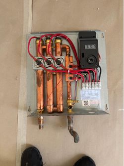 Electric Tankless Water Heater – Used –