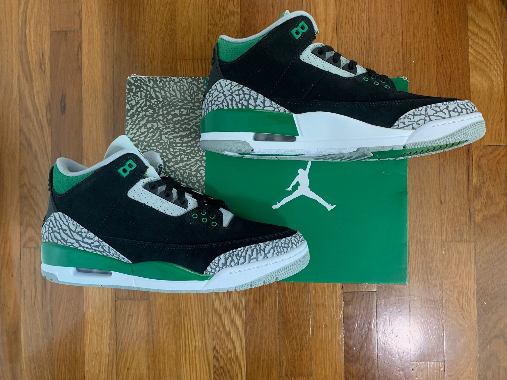 The Air Jordan 3 “Pine Green” Sz10.5 Mens