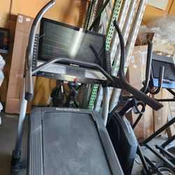 USED Nordictrack X32i Treadmill 22x65 belt  - 999$ 