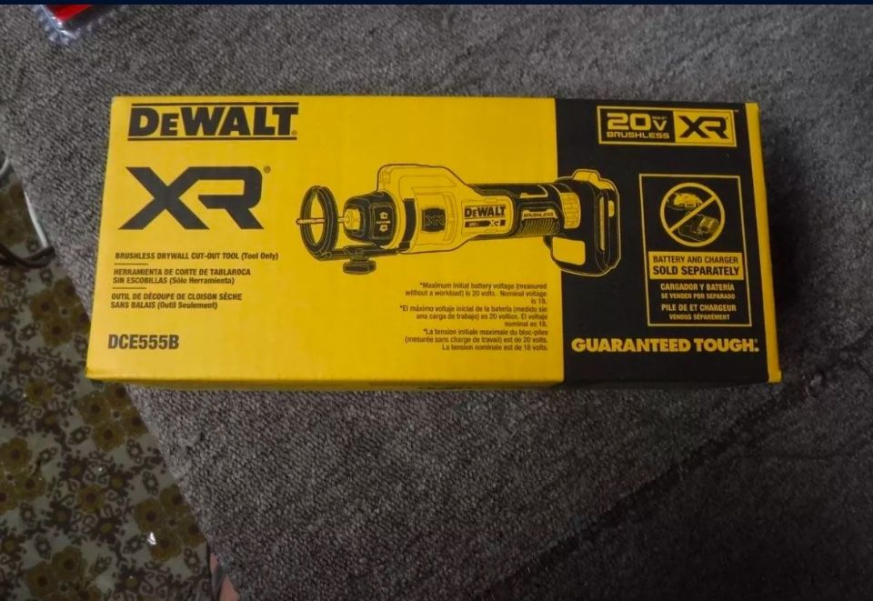 *NEW* Dewalt XR 20V Cordless Rotary Drywall Cut-Out Tool (Tool Only) DCE555B