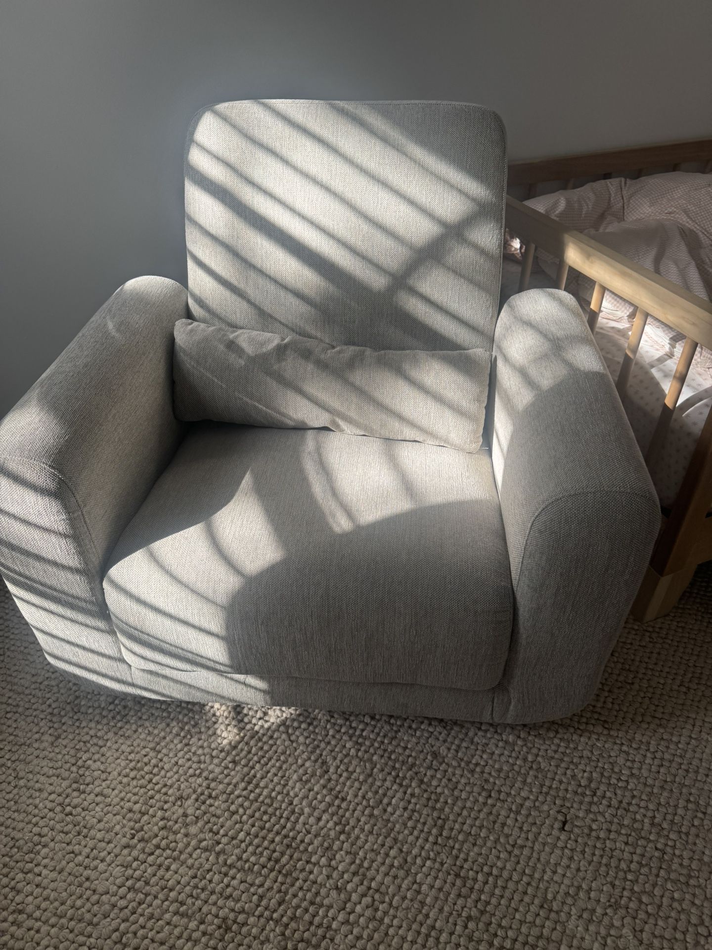 Beautiful Large Comfortable  Chair - Baby- Tuba Swivel Glider - Performance Baby Letto