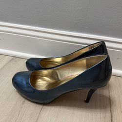 Blue Pumps 