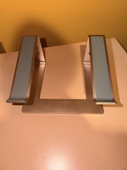 Laptop stand