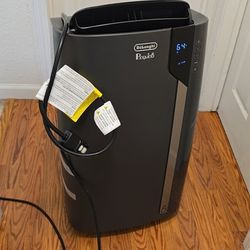Delonghi  Pinguino  Portable  Ac Unit  14 Knbtu (700sqts)