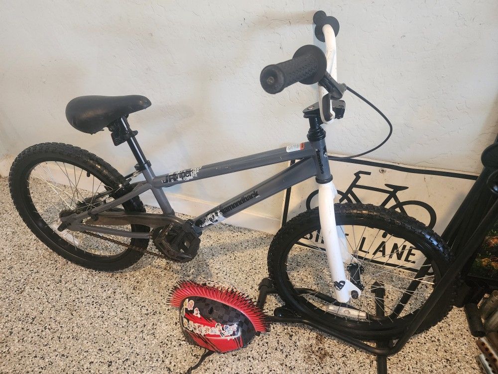 Jr viper diamondback bike deals