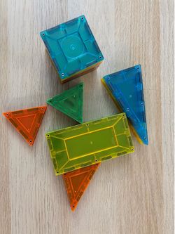 Magnetic Building Tiles Set – Great Condition