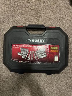 Husky 52-Piece Mechanics Tool Set 1/2 in Drive