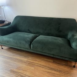 BEAUTIFUL GREEN VELVED COUCH/SOFA 