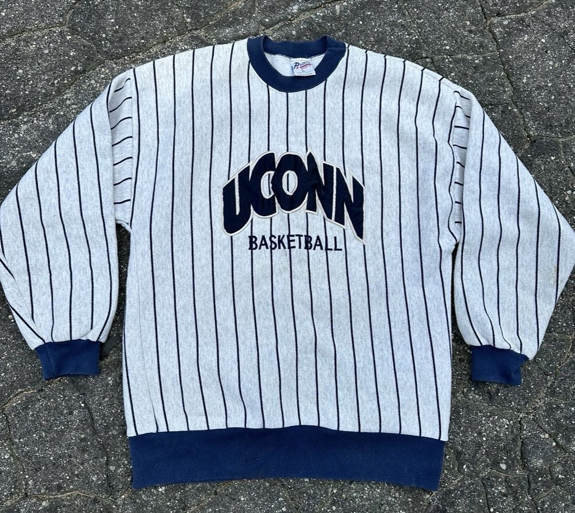 RARE Vintage UConn Basketball Crewneck Sweatshirt Adult Size XL
