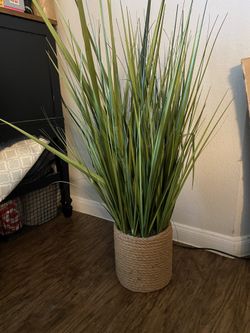 New Faux Green Plant Burlap Vase  🪴 