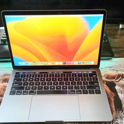 Apple MacBook Pro 2017, 13 Inch Screen, Has Touchbar!