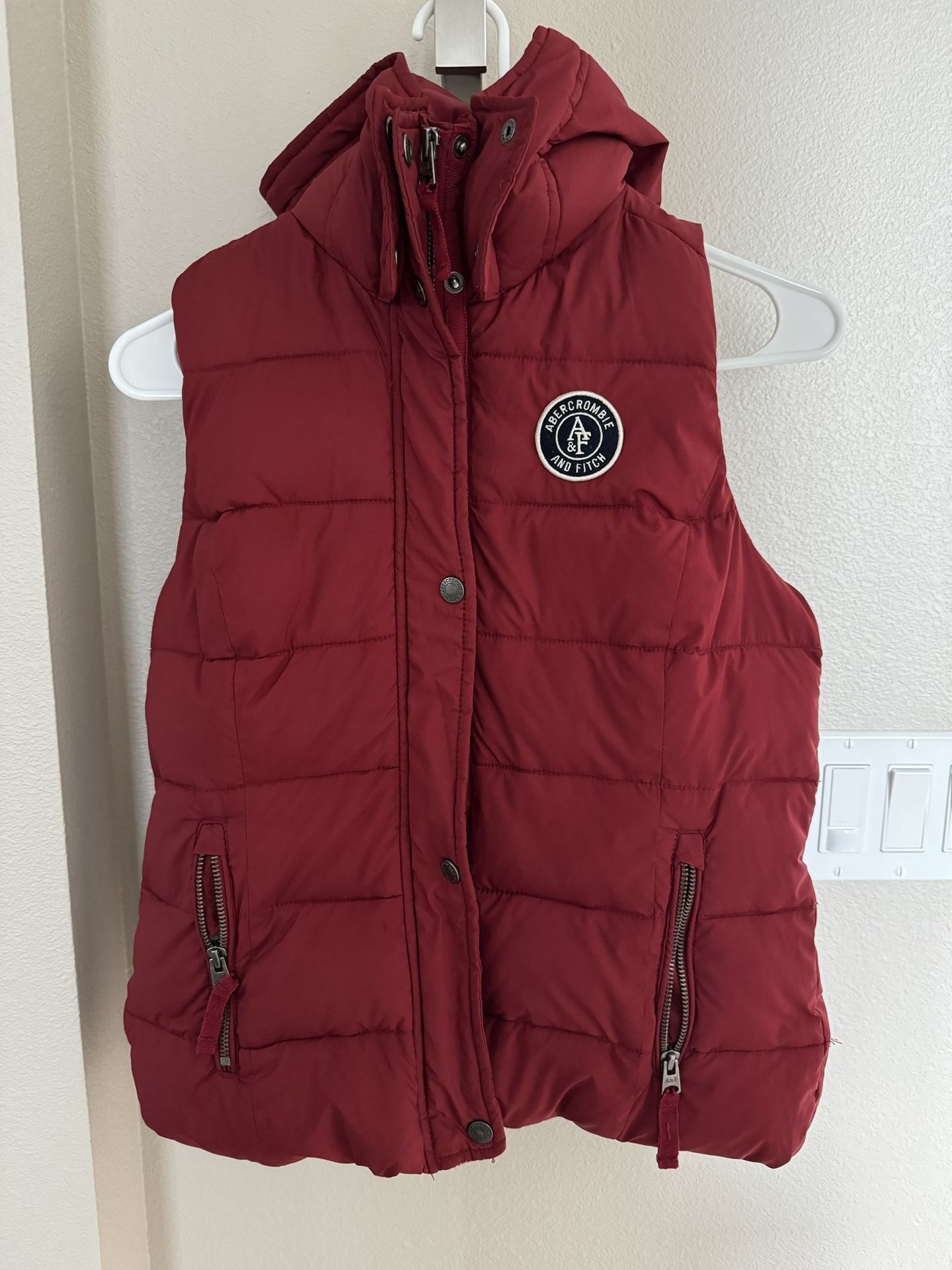 Abercrombie & Fitch Hooded Puffer Vest