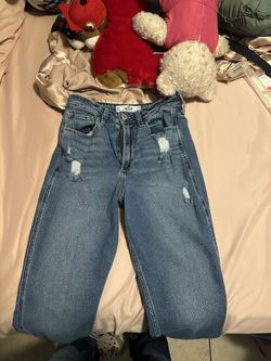 Holister High Rise Mom Jeans 