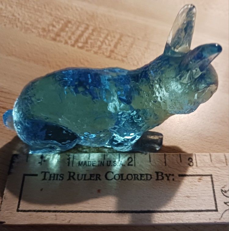 VINTAGE 1990s MOSSER BLUE GLASS RABBIT PAPERWEIGHT MADE IN CAMBRIDGE, OHIO SOLD FOR $13